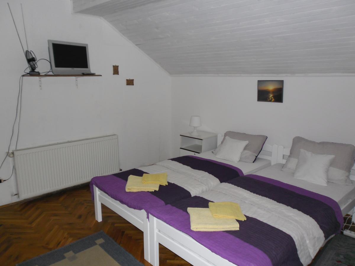 Rooms Mila Rezovac 외부 사진