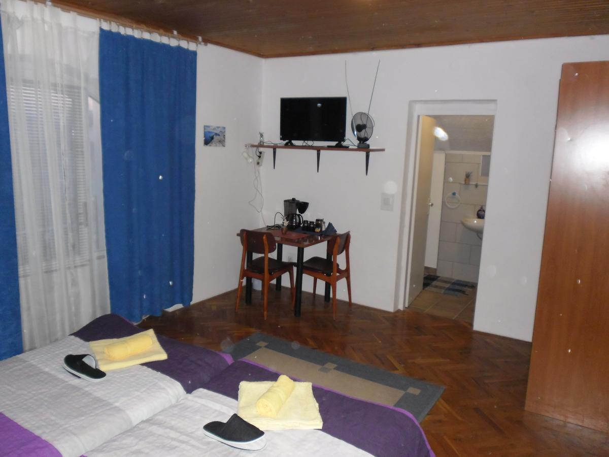 Rooms Mila Rezovac 외부 사진