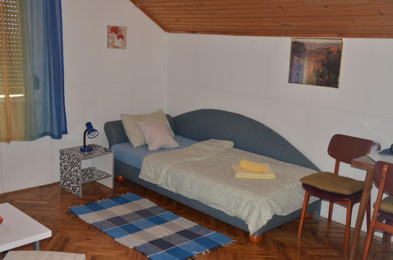 Rooms Mila Rezovac 외부 사진